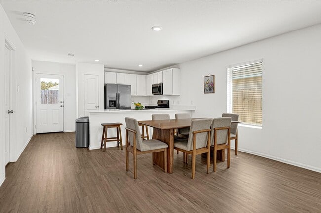 Building Photo - 13765 Kit Run