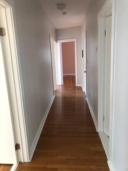 Building Photo - 154 Stanwood St