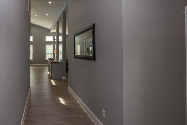 Building Photo - 51 Champions Cir