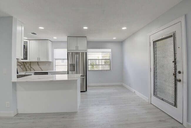 Building Photo - 318 Monaco Blvd