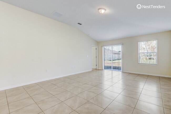 Building Photo - Like New Three Bedroom Home in Yulee's Nassau Crossing!