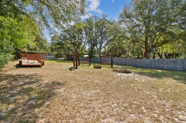 Building Photo - 6830 Deer Springs Rd