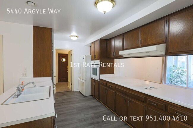 Building Photo - 5440 Argyle Way