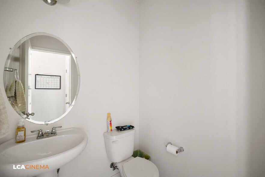 Building Photo - 5805 Commonwealth Ave