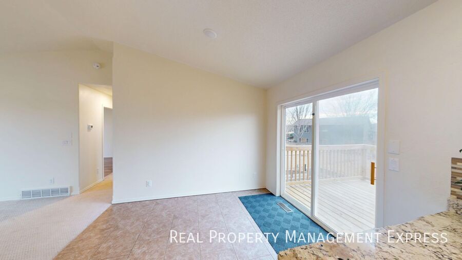 Building Photo - Stunning 4-Bedroom 2-Bathroom Home with Fully Fenced Yard