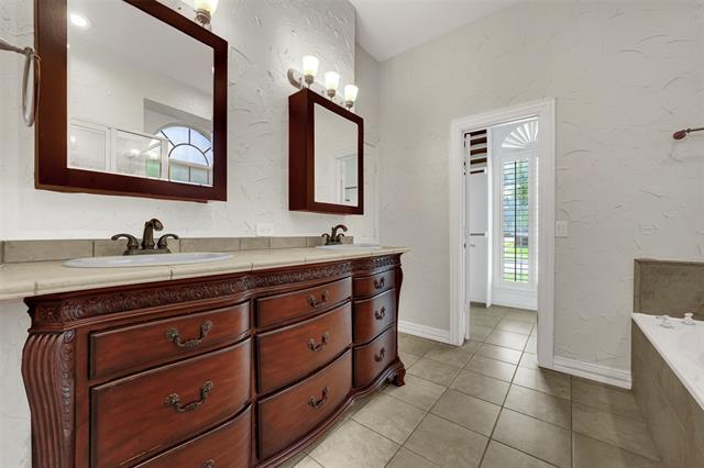 Building Photo - 2117 Argyle Dr