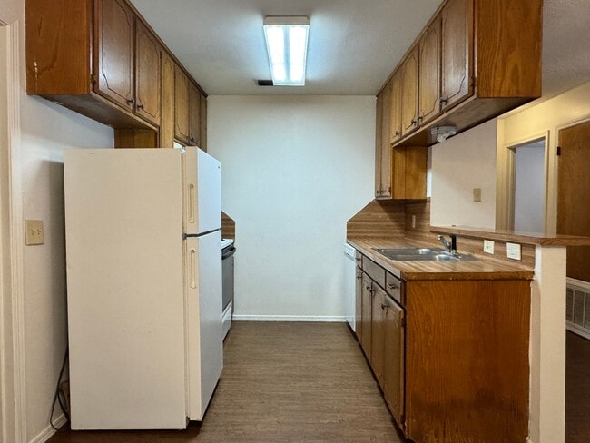 Building Photo - 10802 Kiamichi Dr