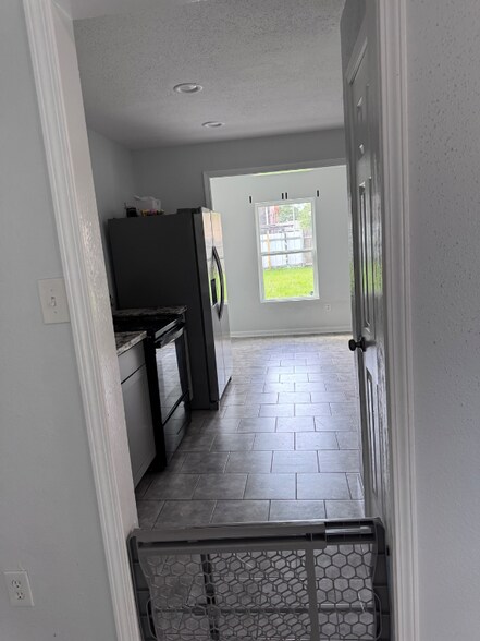 Building Photo - 3824 Sue Ker Dr
