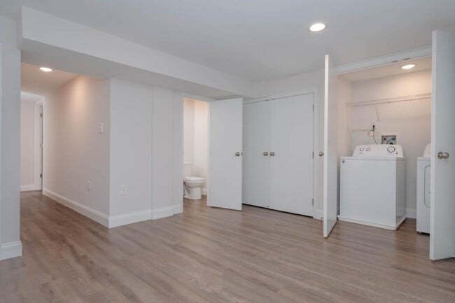 Building Photo - 806 Benninghaus Rd