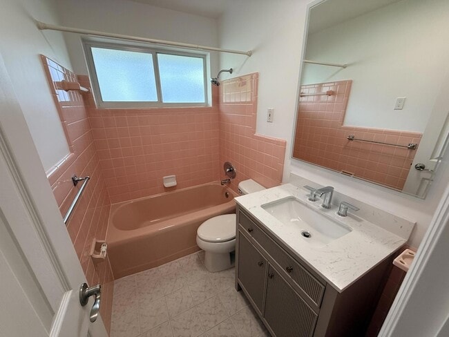 Building Photo - 4454 W Tradewinds Ave