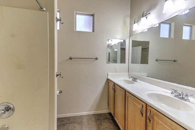 Building Photo - Rancho Sahuarita Gated Community