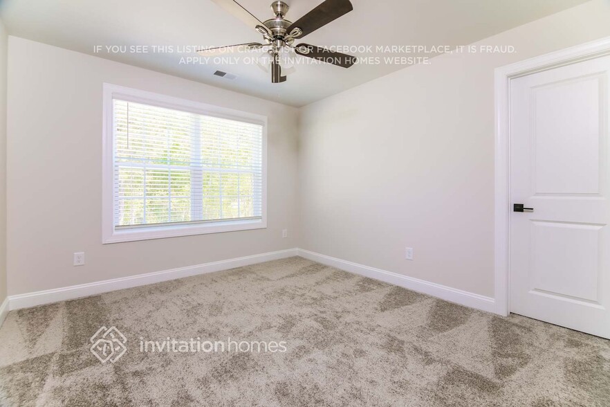 Building Photo - 508 Azalea Gaze Dr