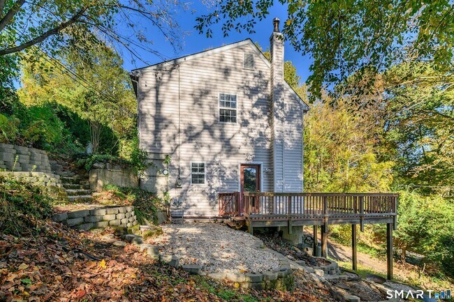 Building Photo - 54 Farview Dr