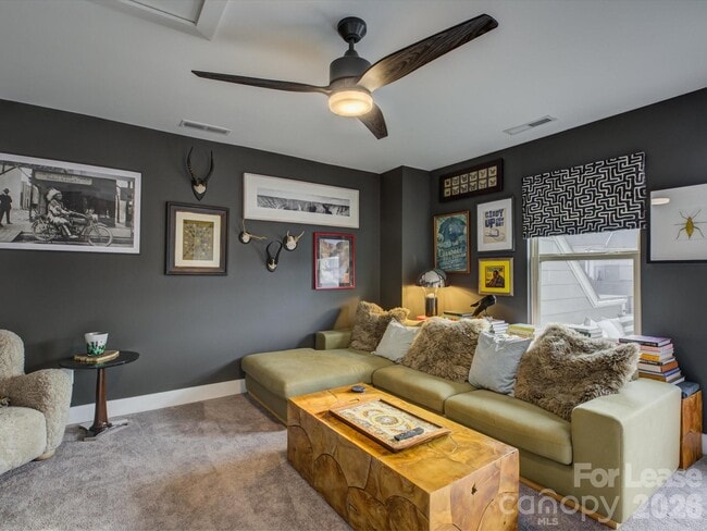 Building Photo - 11015 Stetler St