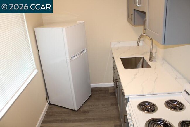 Building Photo - 2029 Nevin Ave