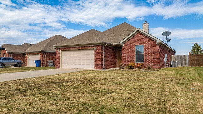 Building Photo - 110 Vienne Pl