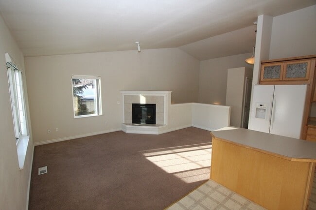 Building Photo - 1612 Beaver Pl