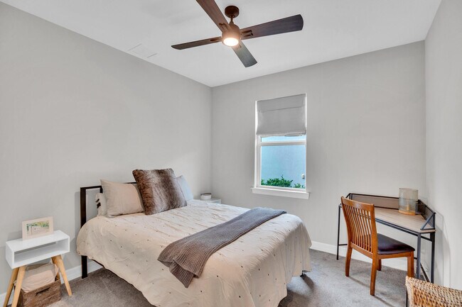 Building Photo - 10281 SW Captiva Dr