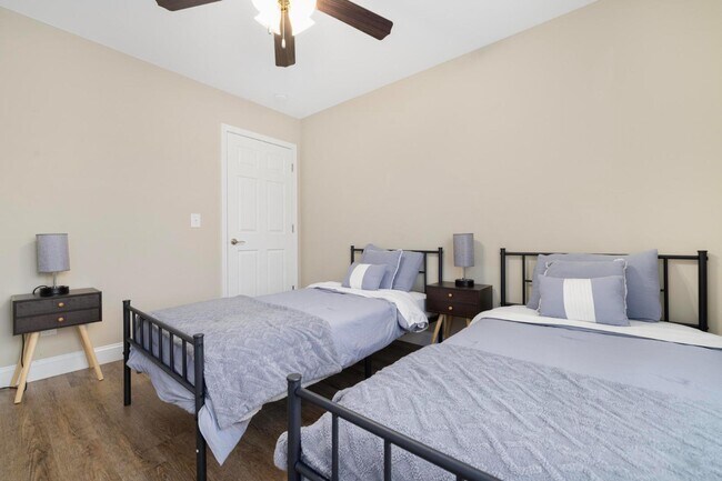 Building Photo - 2927 Watauga Rd