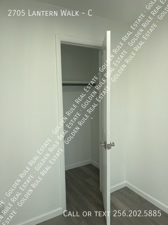 Building Photo - 2705 Lantern Walk SE