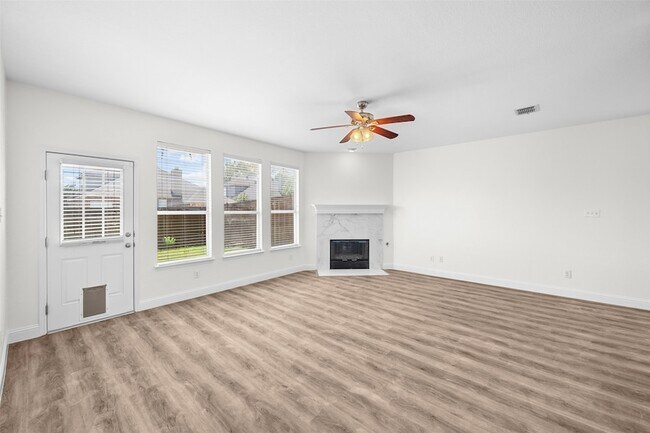 Building Photo - 6245 White Pine Dr