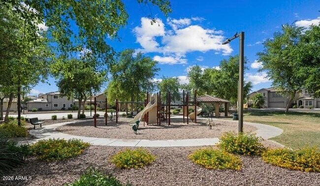 Building Photo - 2138 W Marconi Ave
