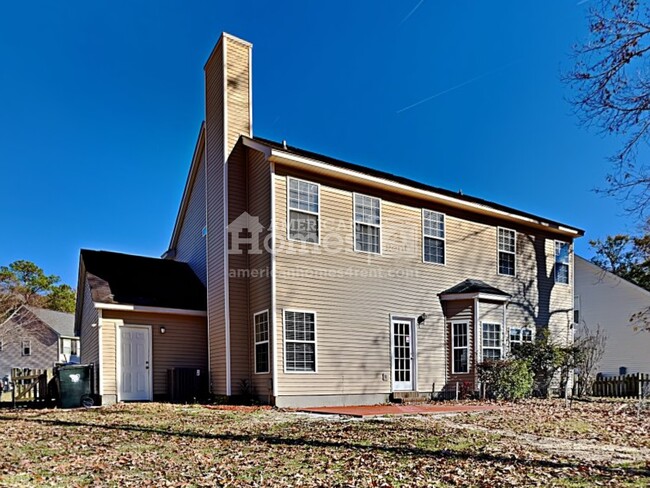 Building Photo - 157 Oak Bluff Road