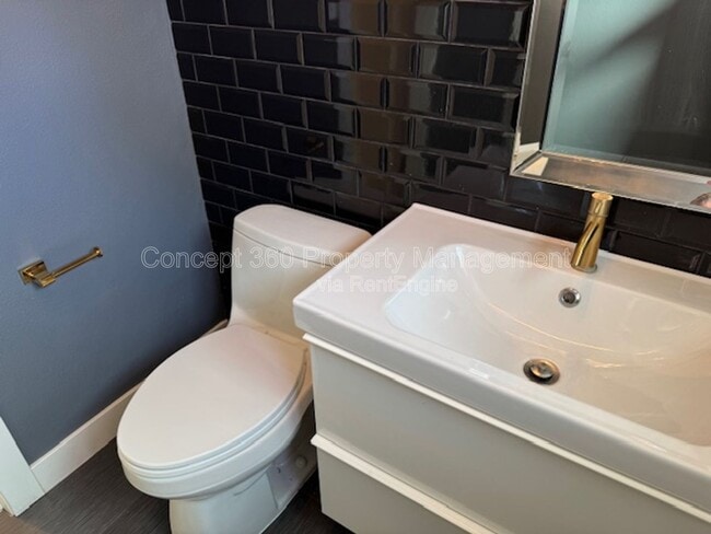 Building Photo - 13646 Verdura Ave