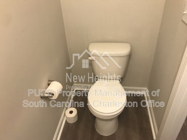 Building Photo - 160 Buchanan Cir