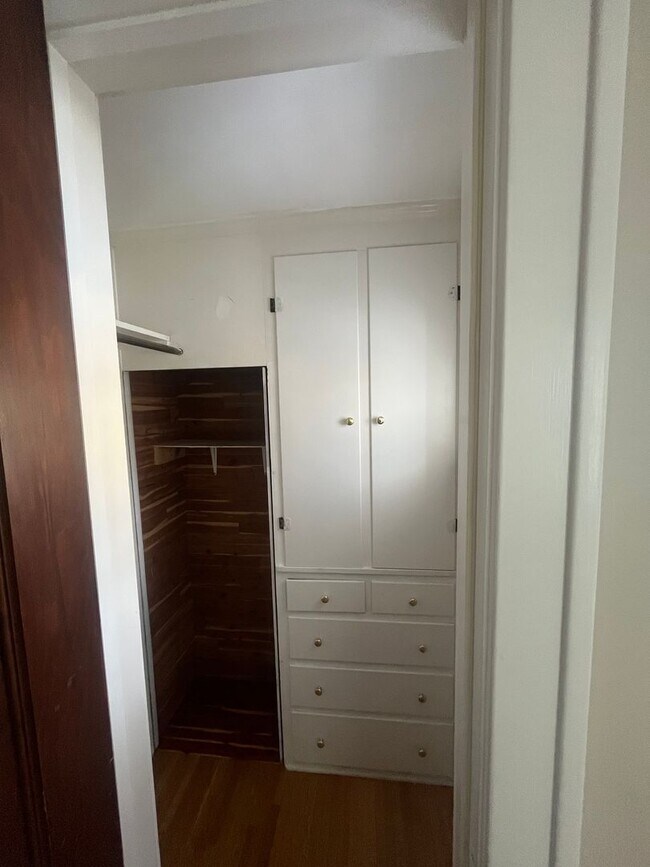 Building Photo - 459 Winton Rd