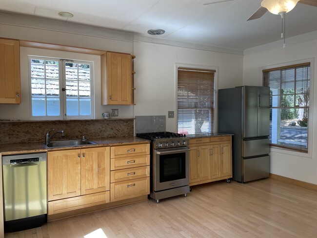 new appliances - 1130 Palo Alto Ave
