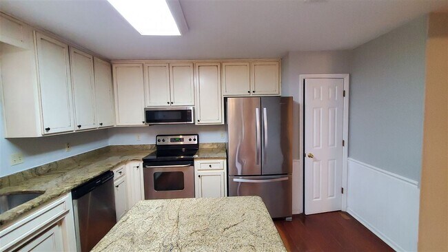 Building Photo - 4914 Ballygar Dr