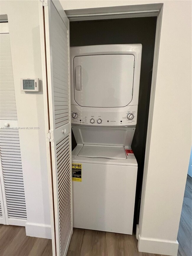 Building Photo - 1347 NE 111th St