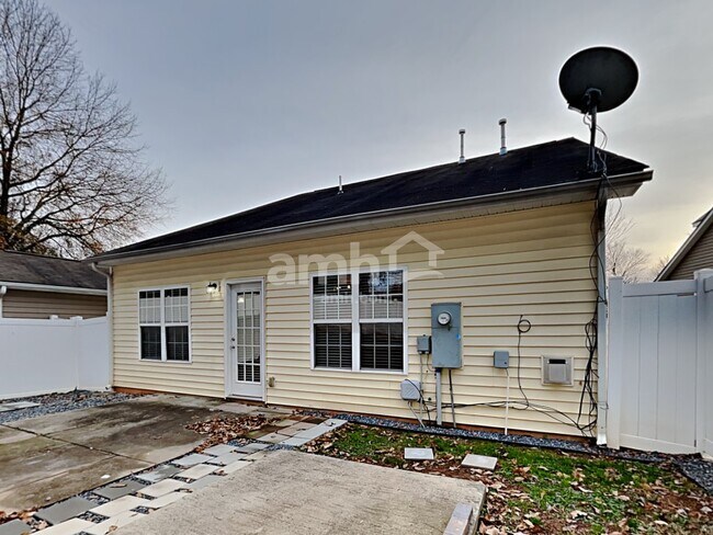 Building Photo - 11342 Heritage Green Dr