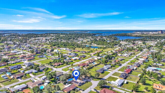 Building Photo - 5204 Park St