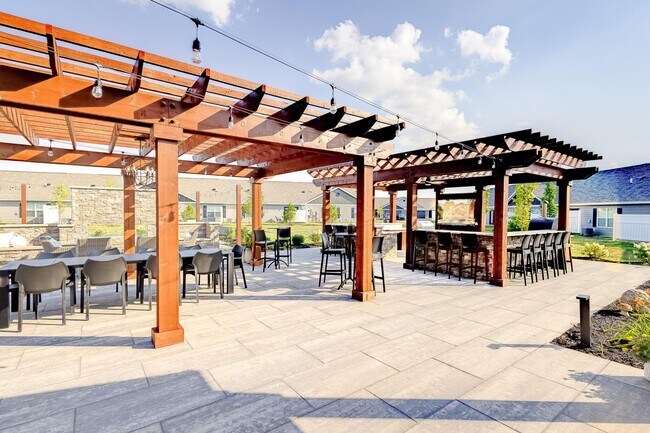 Building Photo - 25 Glade Lp