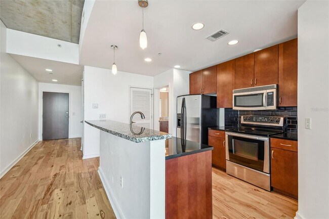 Building Photo - 777 N Ashley Dr