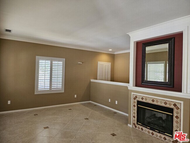 Building Photo - 27960 Trillium Ln