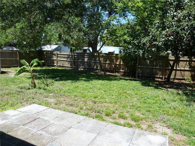 Building Photo - 2528 Elderberry Dr