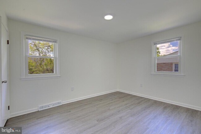 Building Photo - 6417 Kaine Dr