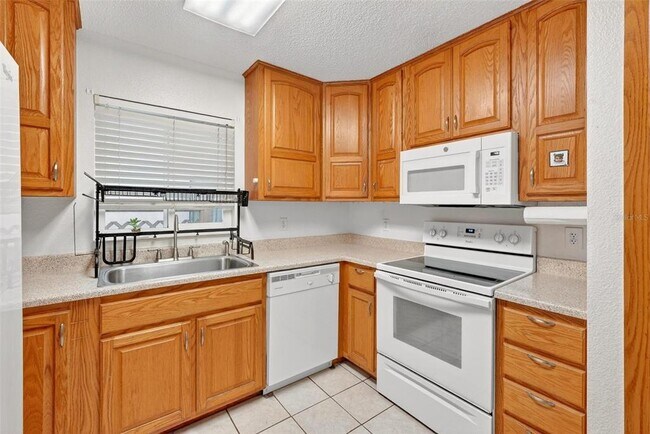 Building Photo - 5107 Deer Creek Dr