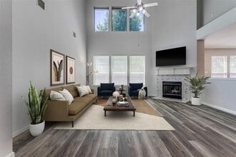 Building Photo - 817 Rushmore Dr