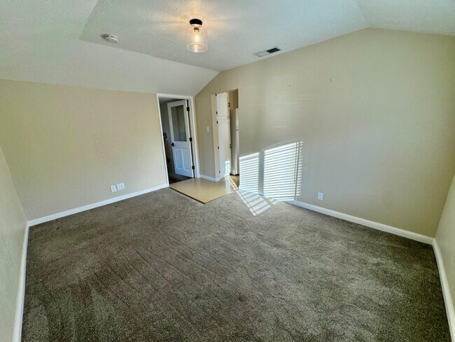 Building Photo - 1709 Guadalupe Ave