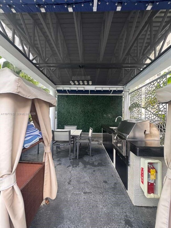 Building Photo - 185 SE 14th Terrace