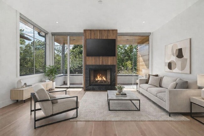 Building Photo - 3619 Springbrook St