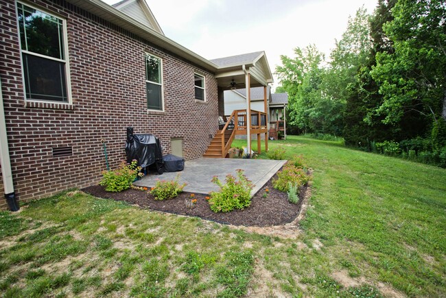 Building Photo - Beautiful Home - Clarksville