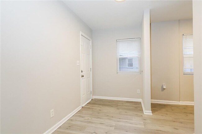 Building Photo - 2841 Belvedere Ln