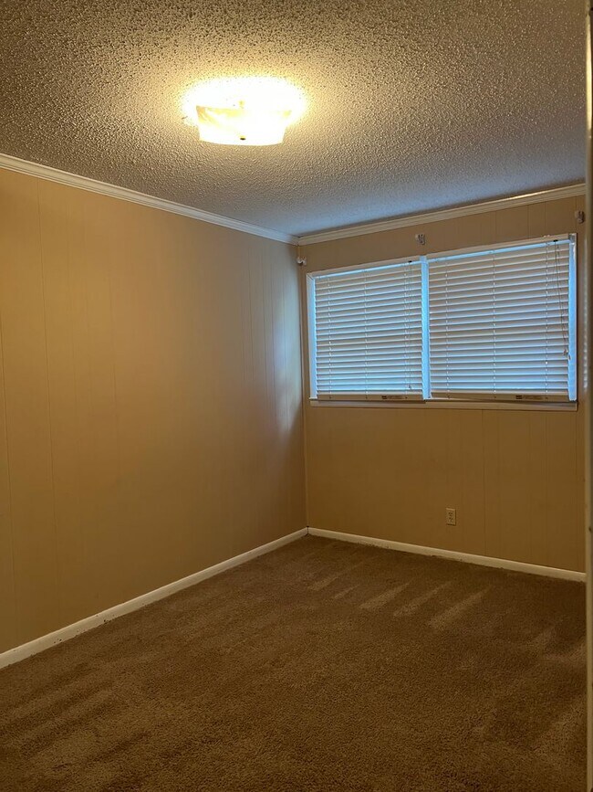 Building Photo - 110 Laurel Cir