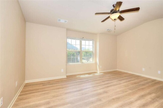 Building Photo - 3702 Brockenhurst Dr