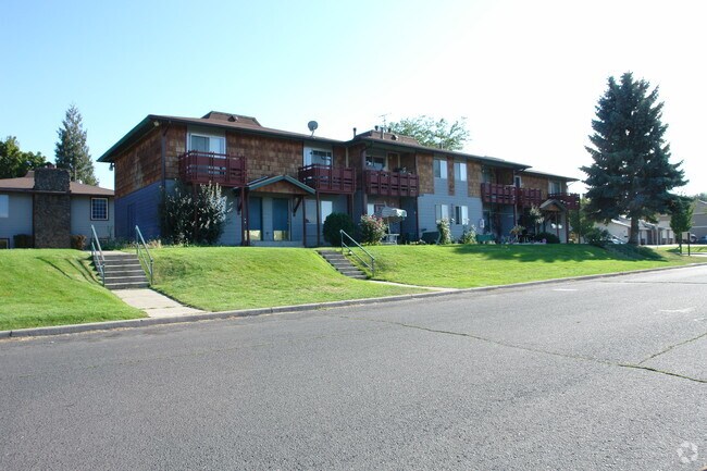 Building Photo - 2402-2422 E South Riverton Ave